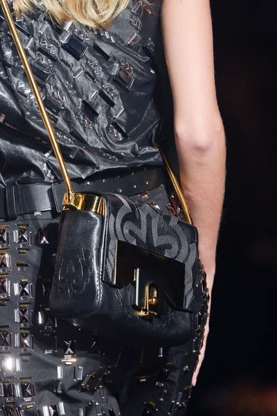 Look 27